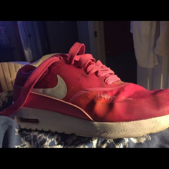 Nike shoes in pink - Picture 3 of 4